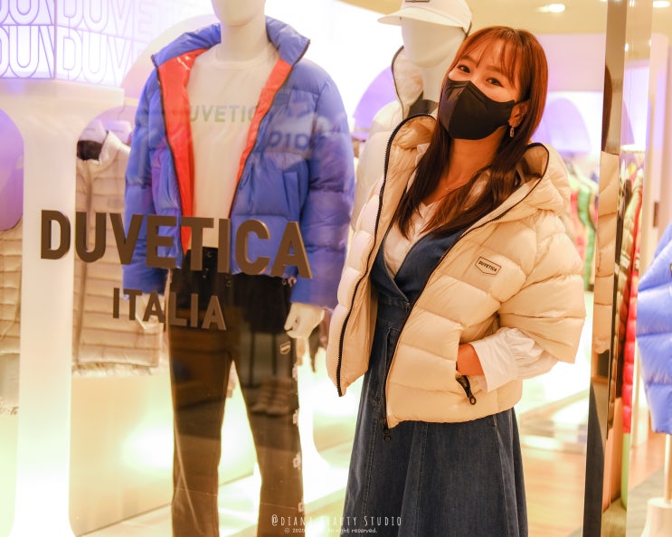 명품 브랜드 듀베티카 여자 경량 숏패딩 현대백화점 목동점에서 만나봤어요 명품 브랜드 듀베티카 여자 경량 숏패딩 현대백화점 목동점에서 만나봤어요