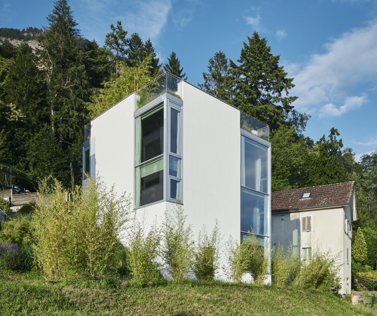 [주거 단독주택 / 건축의 이유를 묻는 스위스의 싱 하우스 비츠나우 건축 리뷰] Sing House Vitznau / Gole GmbH