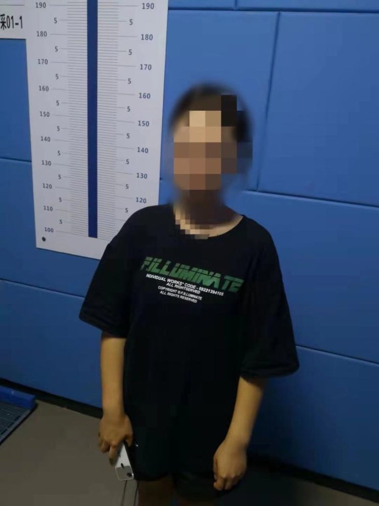 中 – 일본 국기와 욱일기 스티커 부착한 중국인 … 결국 구금 15일 中 – 일본 국기와 욱일기 스티커 부착한 중국인 … 결국 구금 15일
