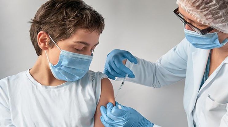 캐나다 연방정부, 공직자 및 핵심 공공 서비스 직원 백신 접종 의무화 시행