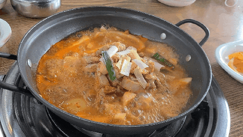  파주 고깃집 든든하고 맛있는 한 끼 통돼지 두루치기