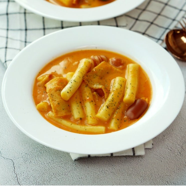 의외로 인기있는 로제 떡볶이 맛집 택배 보통맛 매운맛 두가지떡볶이 밀키트, 4. 로제떡볶이 매운맛 550g 1+1 추천합니다