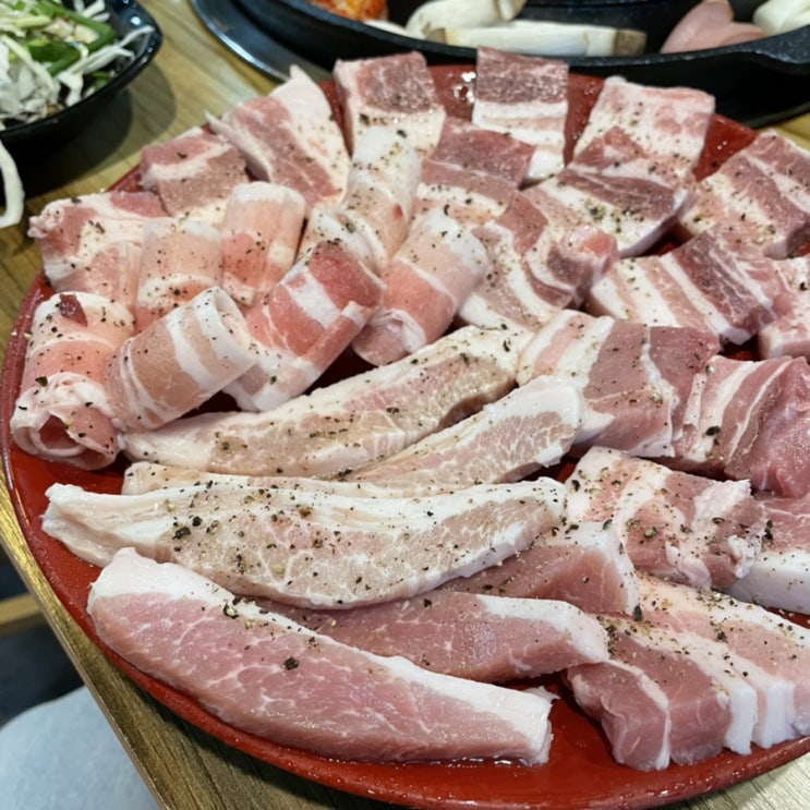  금촌 고기집 벌떡구이냉면에서 돼지한판