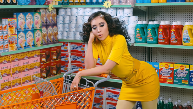  c 레트로한 뮤비 색감 (ft. Kali Uchis)