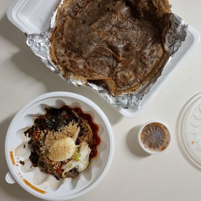  내돈내먹 해오름 봉평메밀막국수 당산점 메밀전, 비빔막국수