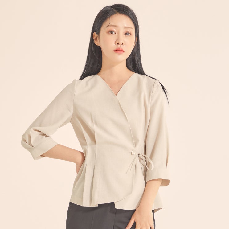 인기 급상승인 로엠 앵커 린넨라이크 랩형 블라우스 추천해요 인기 급상승인 로엠 앵커 린넨라이크 랩형 블라우스 추천해요