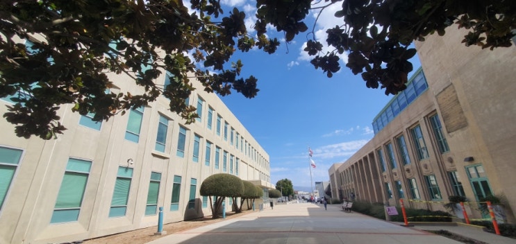  몬트레이 카운티로 도서관 (Law Library)