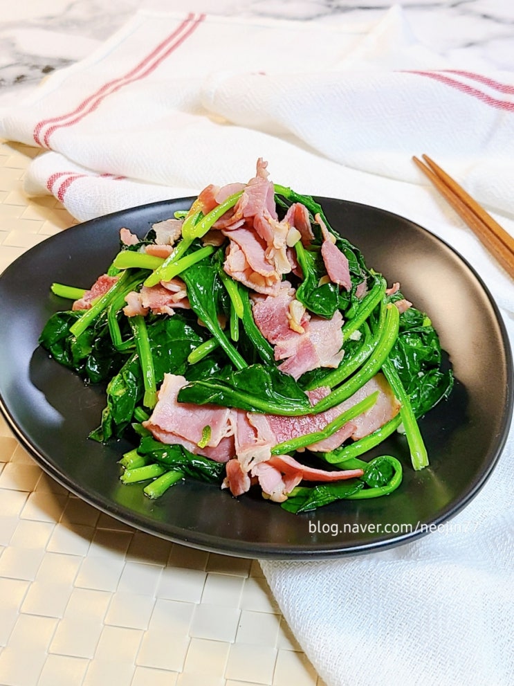 백종원 시금치베이컨볶음 밥반찬 맥주안주 온가족 함께 먹는 초간단 시금치요리 백종원 시금치베이컨볶음 밥반찬 맥주안주 온가족 함께 먹는 초간단 시금치요리