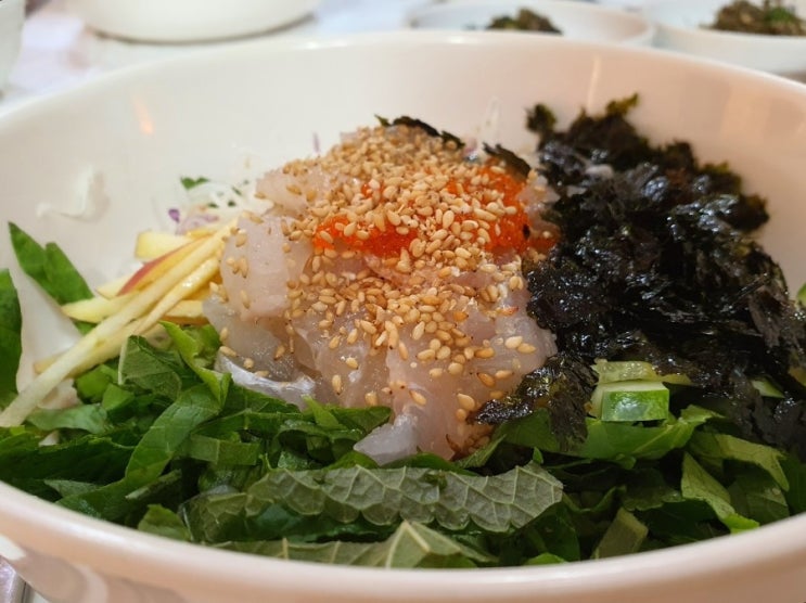 [태안천리포맛집] 푸른바다와 금빛해변 횟집 :  맛있는 회덮밥과 오션뷰