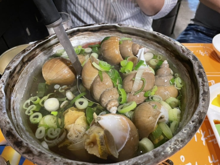  #송내역 맛집 - 소주를 부르는 국물, 쌀쌀해지면 찾게 되는 송내 명소 (feat.명불허전원조골뱅이 송내점)