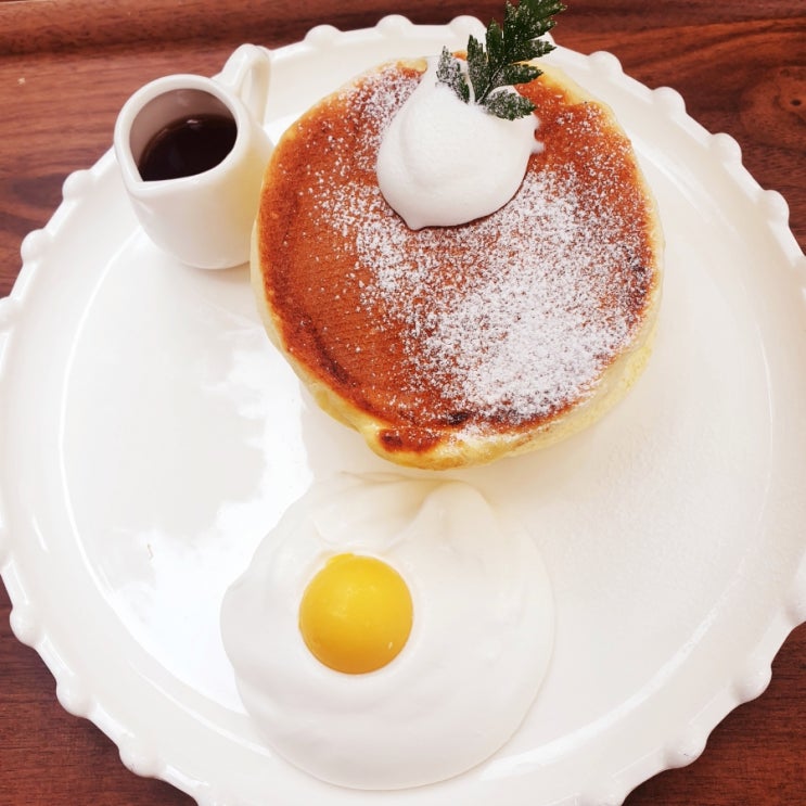  신촌/홍대카페_수플레맛집 애견카페<피크니크 홍대점>