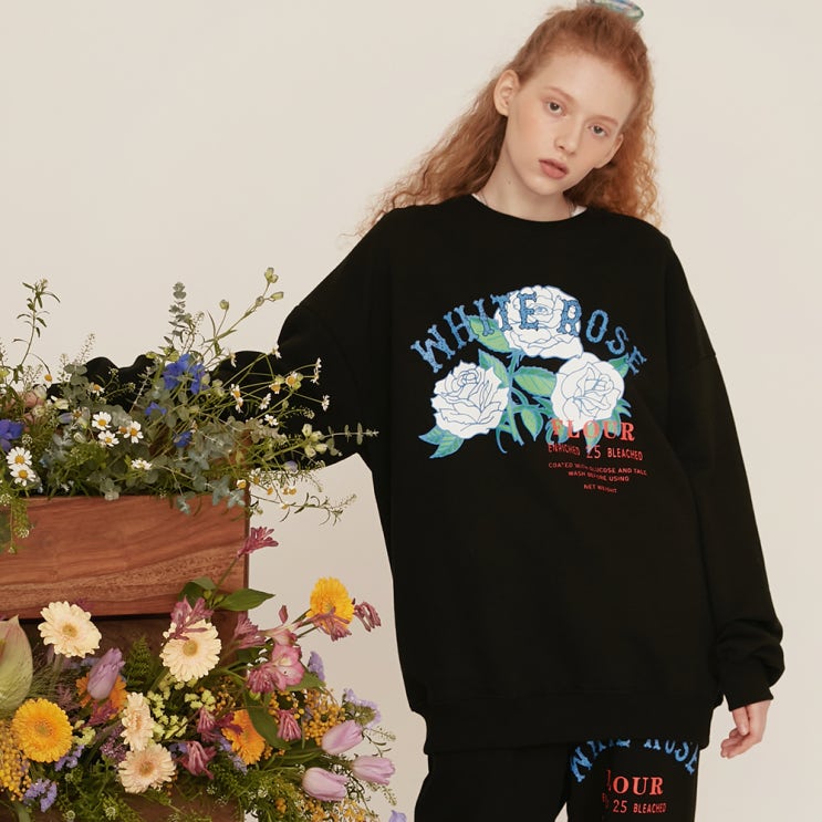 선호도 좋은 론론 WHITE ROSE SWEATSHIRT 추천해요 선호도 좋은 론론 WHITE ROSE SWEATSHIRT 추천해요