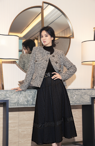 송혜교 화보 : 미샤 MICHAA 21WINTER 컬렉션 캐시미어코트 , 오피스룩추천 #여자겨울원피스