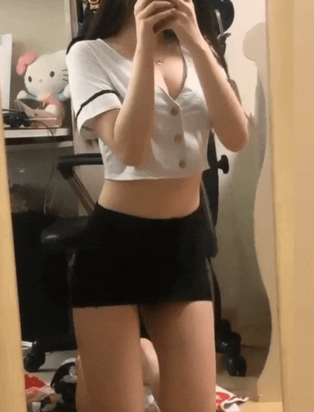 키티 좋아하는 아담하고 귀여운 노랑통닭 알바녀 키티 좋아하는 아담하고 귀여운 노랑통닭 알바녀