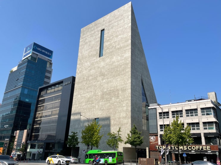 [비주거, 문화공간, 사무실 / 도산대로의 콘크리트 소나무! 삼탄&송은 아트센터 건축 리뷰] Songeun Building in Korea / Herzog & de Meuron