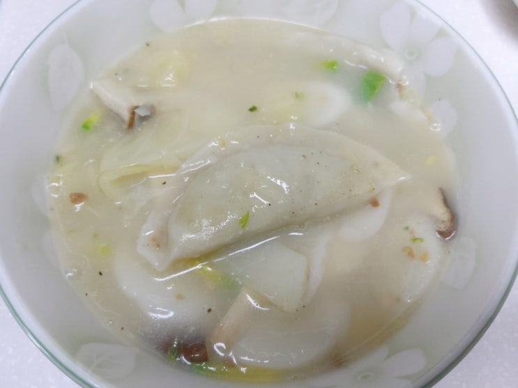  비건 떡만두국 끓이는 법