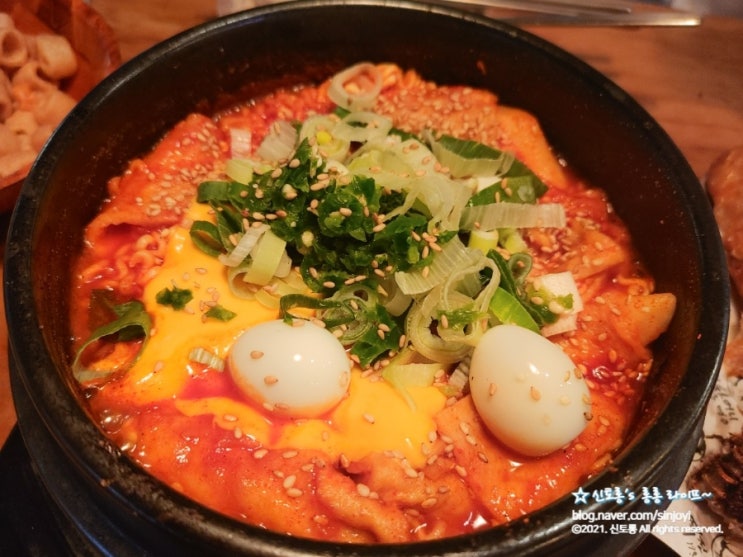  역전 할머니 맥주 전주 신지 가지 점... 비 오는 날  테라스에서...