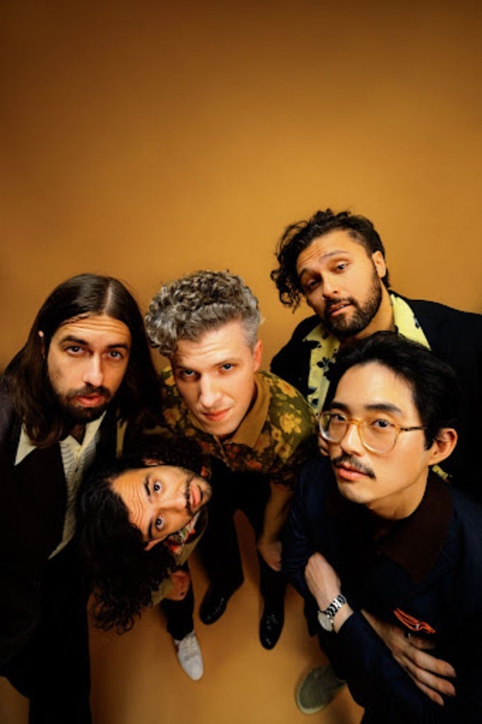  Gang of Youths, 새로운 비디오 음악 'the man himself'