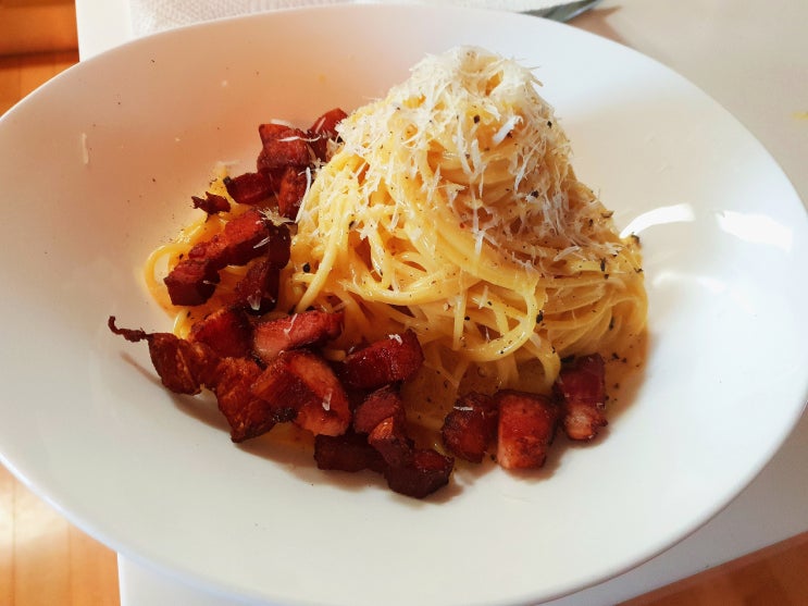  까르보나라 Carbonara, 짙은 치즈 풍미의 파스타