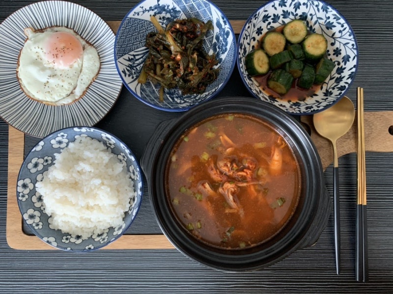 이북식 닭곰탕 만들기: 차승원님의 레시피, 이거 별미네!! 얼큰한 보양식, 건강해지는 느낌이....