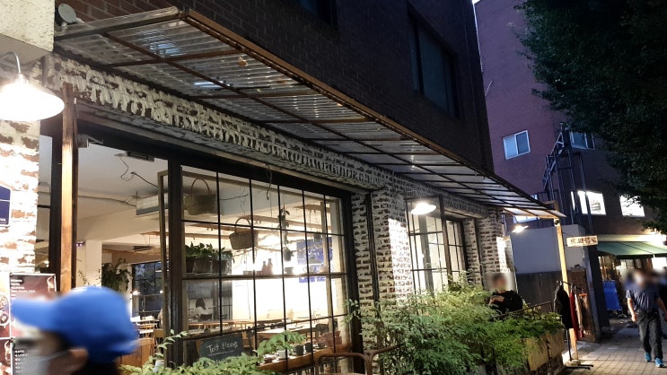  성수 서울숲 브런치카페 트와블루에서 커피한잔의 여휴