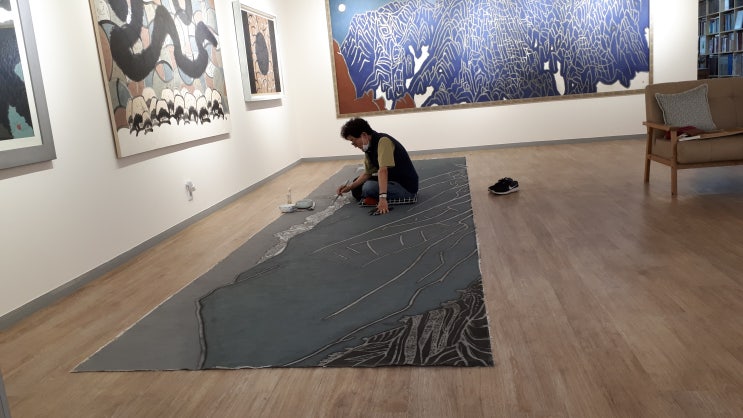  임무상 화가의 그림 작업하는 모습(1)
