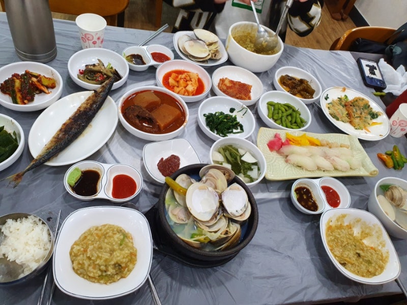 전주 중화산동 맛집 전주 섬마을 횟집에서 백합탕, 전복죽, 초밥 먹고갑니다.