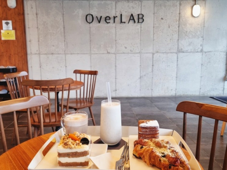  순천 조례동 카페 케이크가 맛있는 오버랩