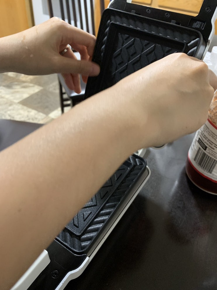 와플기로 집에서 파니니 만들기 첫 번째 시도 와플기로 집에서 파니니 만들기 첫 번째 시도