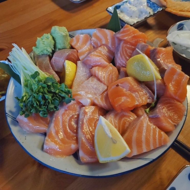  키오쿠 :: 홍대 연어 사시미가 맛있는 이자카야