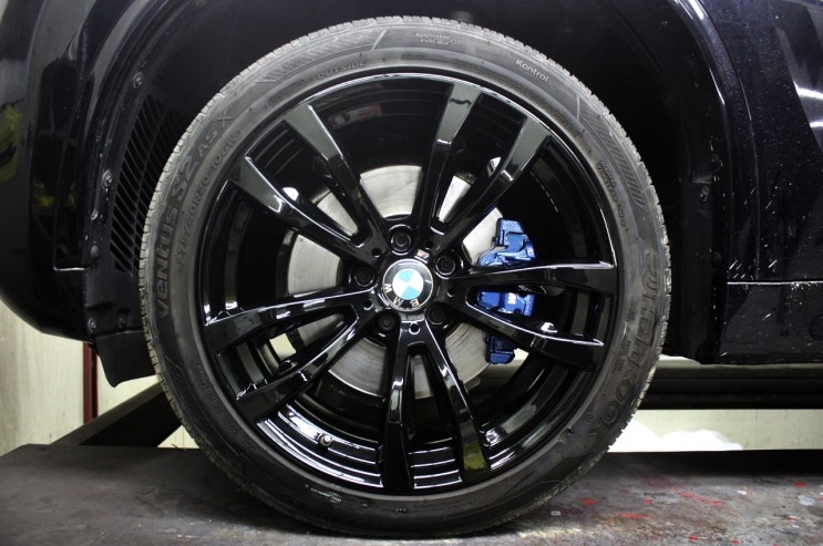  BMW X5 40d 휠수리 후 블랙유광 휠도색 + 블루 캘리퍼도색