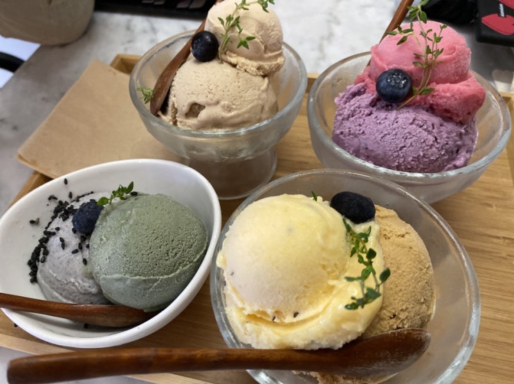  성수동의 젤라또 전문점 : 돌체돌체  / 독특한 맛들이 많아서 좋은곳