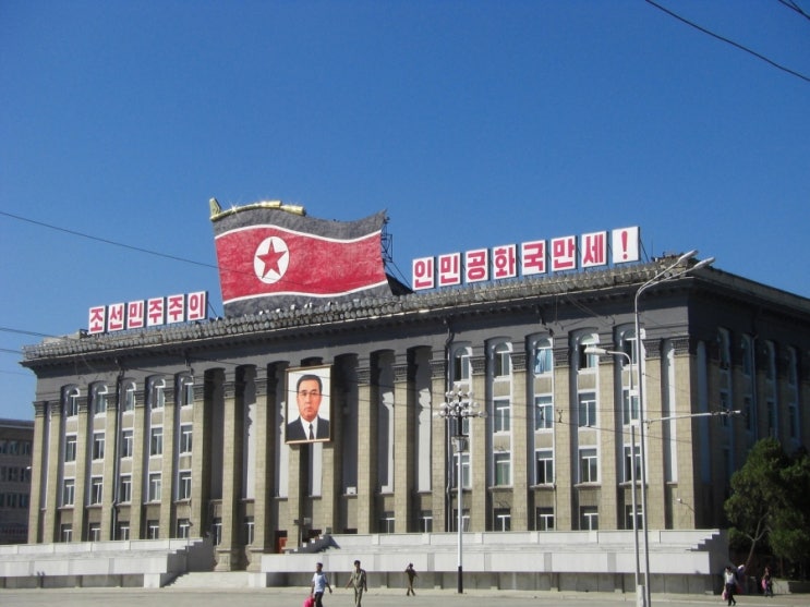 북한의 남북 통신 복원, 하지만 그들의 지난 악행들은 어떻게 받아들여야 하나