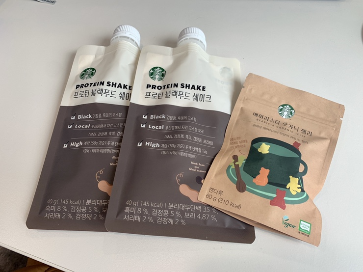  직장인 간식, 스타벅스 프로틴 블랙푸드 쉐이크 & 베어리스타 오가닉 젤리 후기