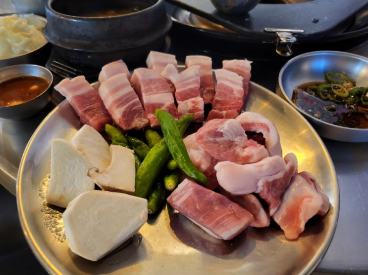  사당돈 ; 사당역 고기집, LYDD 품종으로 육즙 가득한 오겹살을 맛볼 수 있는 곳