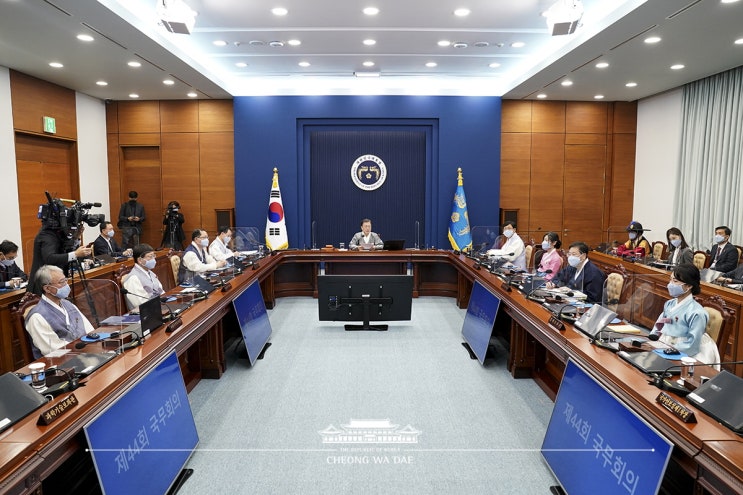 배현진, 한복 국무회의에 한방 “중국에는 한 마디도 못 하는 文 정부” 배현진, 한복 국무회의에 한방 “중국에는 한 마디도 못 하는 文 정부”