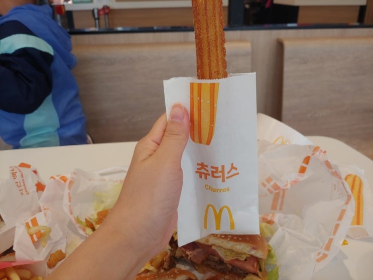  맥날 츄러스 맥도날드 해피스낵 메뉴 솔직 리뷰
