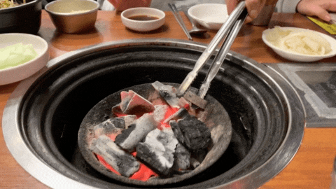  상봉역 맛집 <뽈따구꼬꼬씨숯불닭갈비> - 오래된 소품들과 통창까지 있어서 술마실 분위기가 나온다