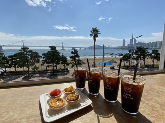 광안대교 보이는 카페미뇽(키쉬미뇽)_광안리해변 오션뷰카페, 광안대교뷰 디저트 카페, 간단한 브런치카페, 에그타르트맛집 광안대교 보이는 카페미뇽(키쉬미뇽)_광안리해변 오션뷰카페, 광안대교뷰 디저트 카페, 간단한 브런치카페, 에그타르트맛집