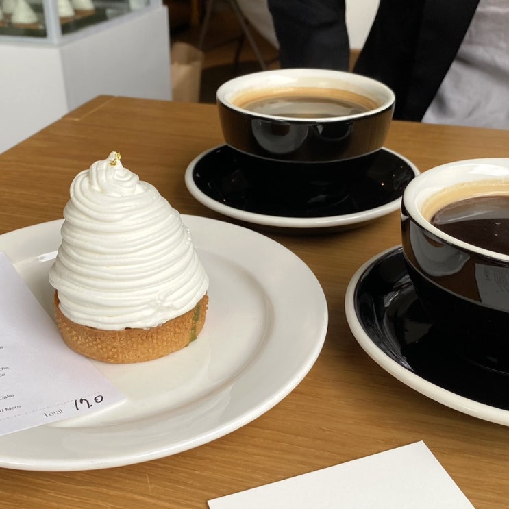  [연남동] [에플린크] 시즌 타르트를 즐길 수 있는 디저트 맛집 카페 <그린 몽블랑>
