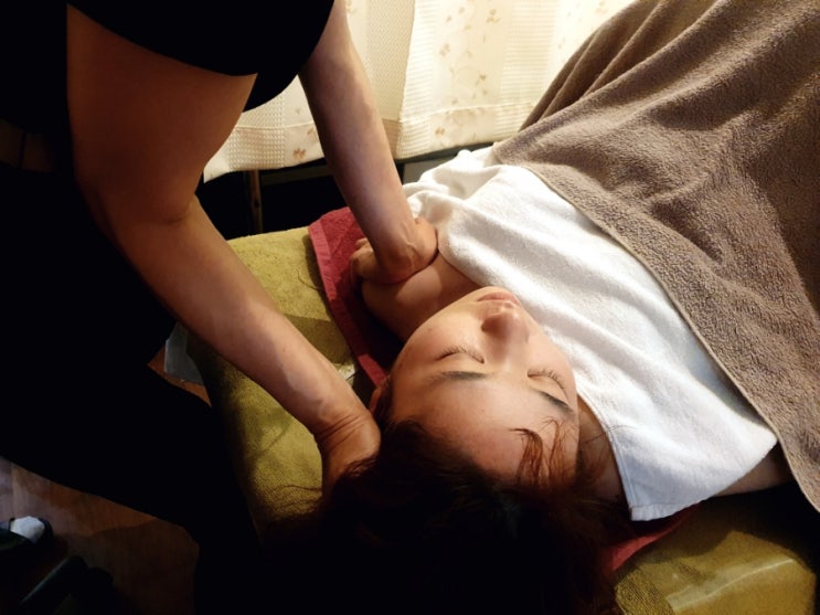 림프 순환 마사지 추천: 판교 피부관리 고은콜라겐
