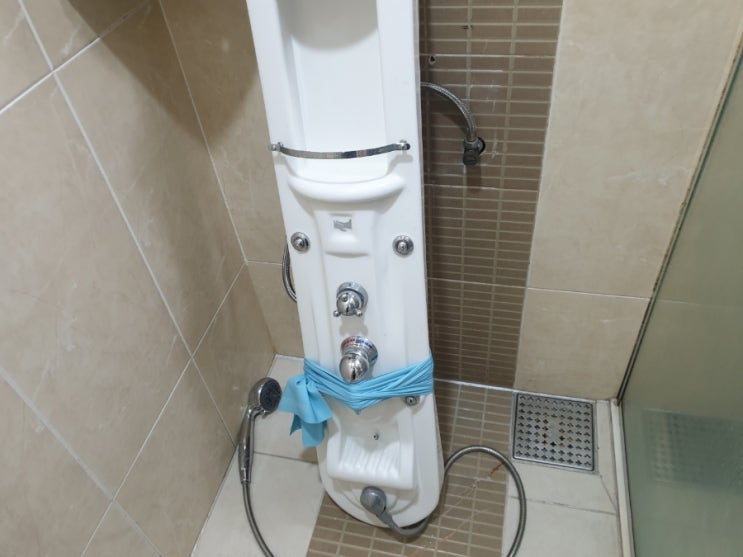  청주 샤워기교체 오창 해바라기 샤워기교체 쌍용스윗닷홈 안방 샤워기 가 떨어졌어요!!