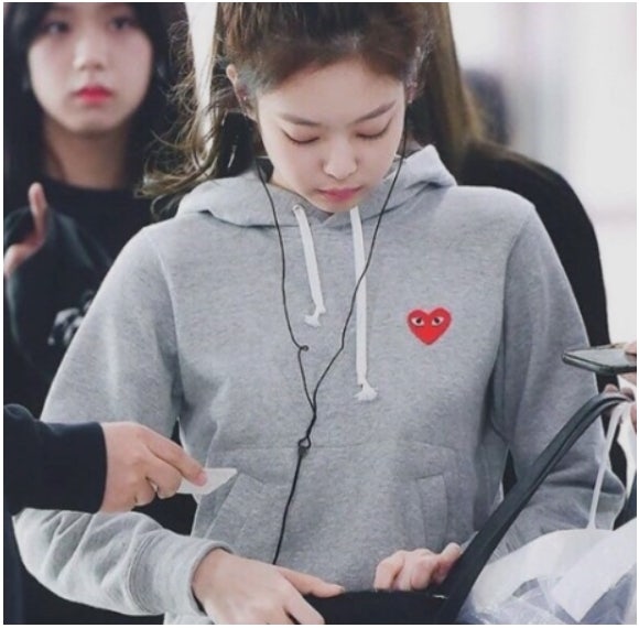 제니 착용! 꼼데가르송 하트 패치 후드 핫딜 품절 전에 쟁여요!! : 네이버 블로그