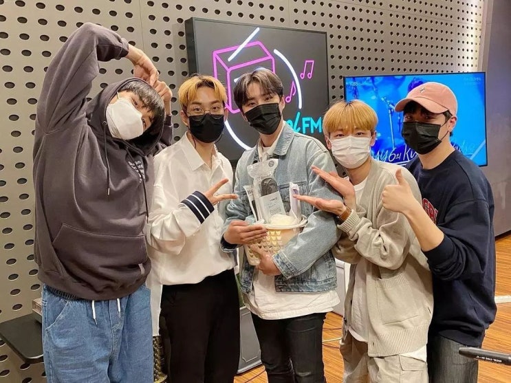  영케이 루시 찐우정