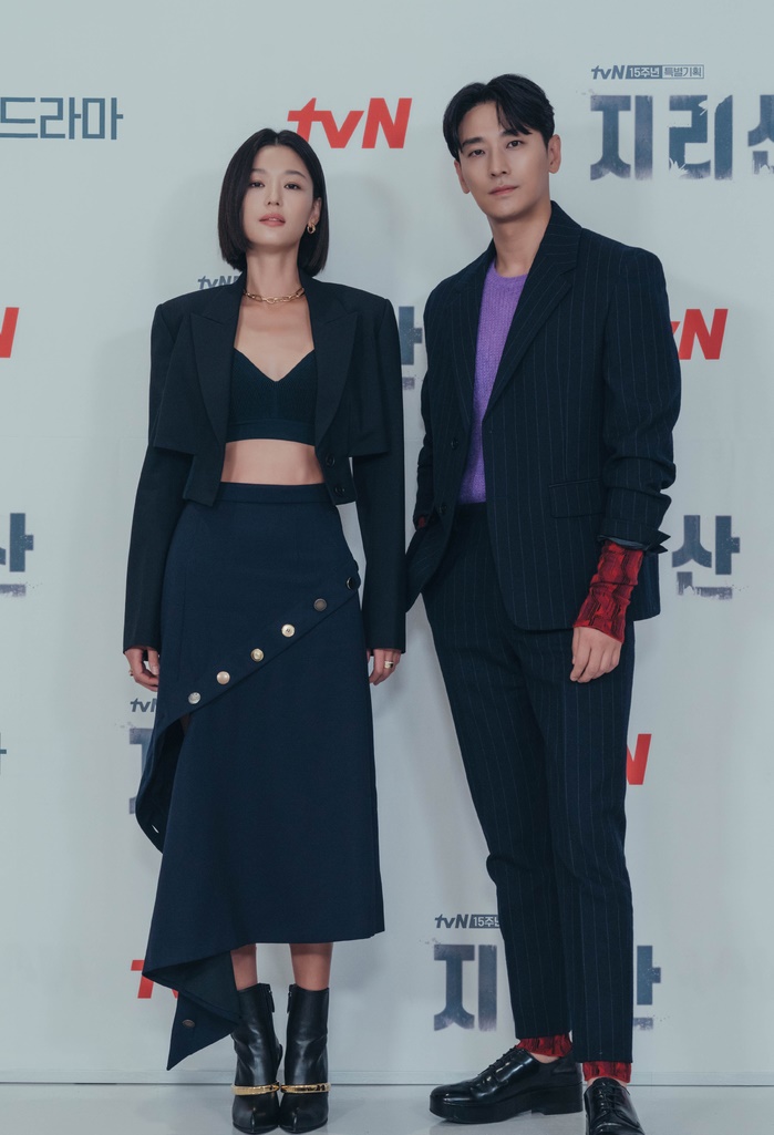 전지현 단발 찰떡인 지리산 제발회 전지현 단발 찰떡인 지리산 제발회
