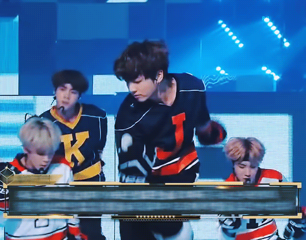 BTS(방탄소년단) 정국 MBC 가요대제전 '말하자면', '퍼펙트맨' 무대 전정국 위주 보정 움짤! BTS(방탄소년단) 정국 MBC 가요대제전 '말하자면', '퍼펙트맨' 무대 전정국 위주 보정 움짤!