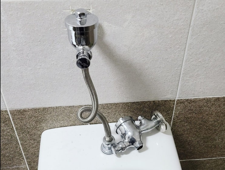  오창 증평 소변기수리 소변기 물이 안멈춰요. 소변기고장 났을 때 대처방법