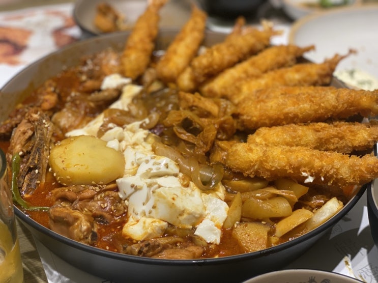  수원 성대맛집 찜닭 :: 찜닭에 꽂힌 닭집애 수원본점 - 묵은지 닭집애, 왕새우 튀김