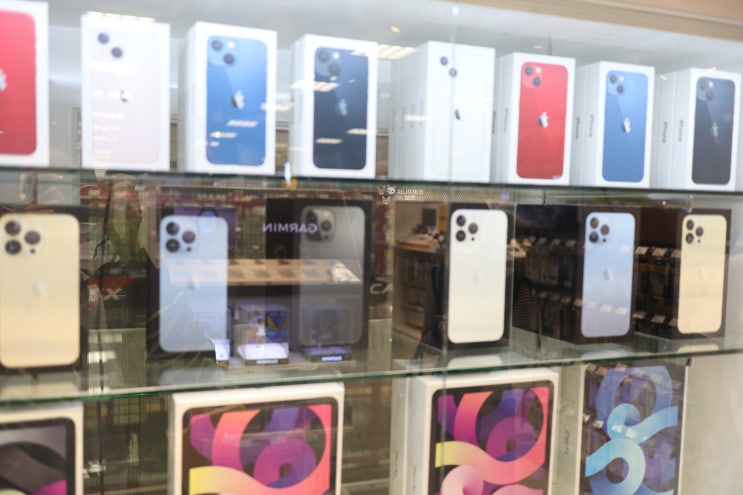  사전예약 없이 아이폰 13 PRO 시에라 블루 자급제로 구입했어요.