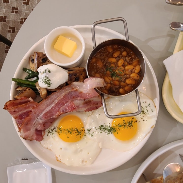  강남구청역 브런치, 에이치마켓 (H MARKET)
